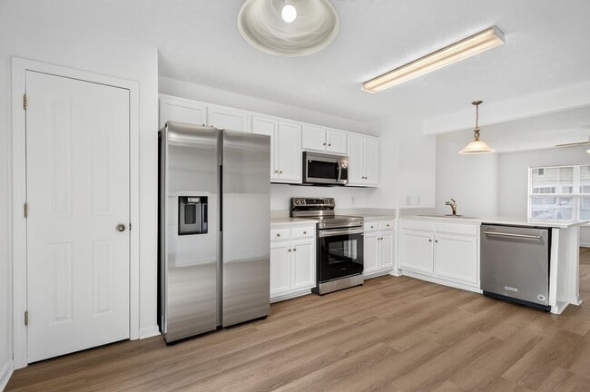 Building Photo - 2961 S Rutherford Blvd