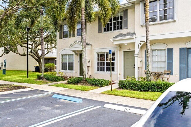 Building Photo - 3124 SW 49th St