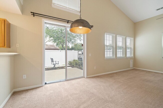 Building Photo - Located in Highland Creek