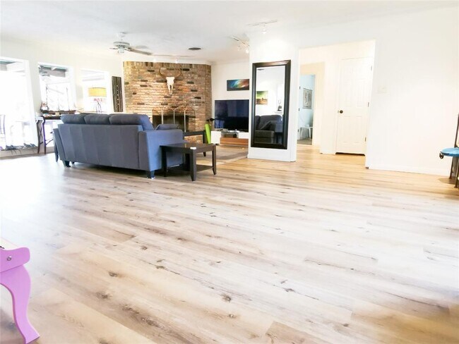 Building Photo - 5054 Yarwell Dr