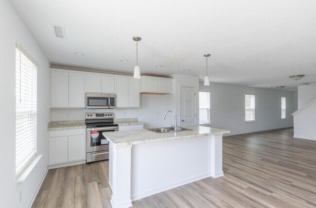 Building Photo - 1111 Cobra Dr