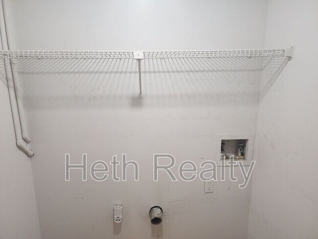 Building Photo - 4647 Barnes Rd S