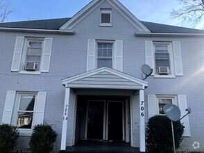 Building Photo - Two bedroom, 1 bath Quadplex in Burlington