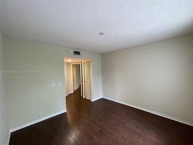 Building Photo - 4191 N Haverhill Rd