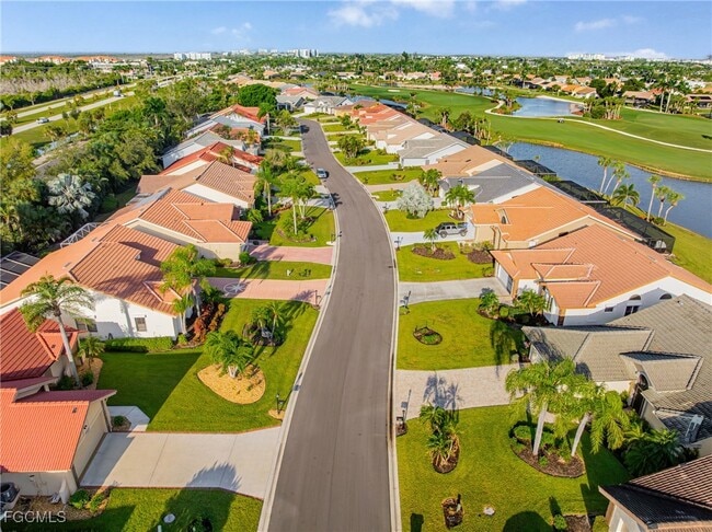 Building Photo - 12630 Kelly Palm Dr