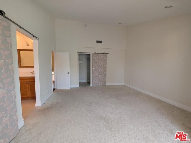 Building Photo - 10051 Topanga Canyon Blvd
