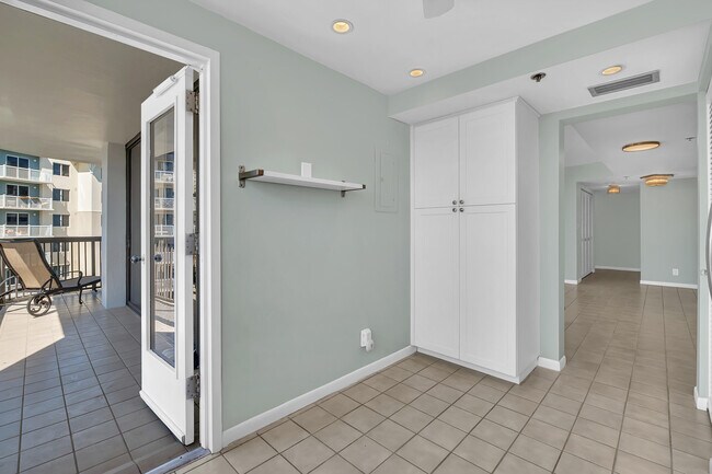Building Photo - 1361 S Ocean Blvd
