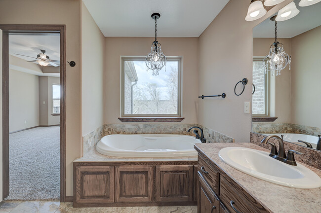 Building Photo - 117 Briarbrook Dr