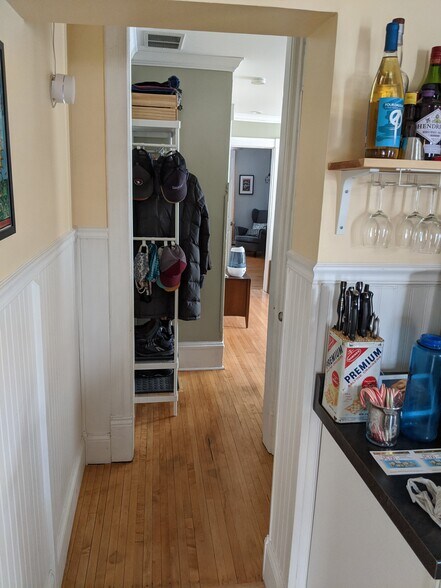 Looking from kitchen to living room. - 1320 Jefferson St NE
