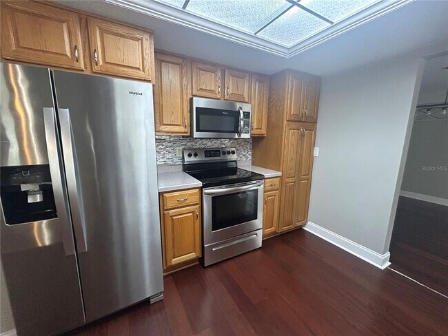 Building Photo - 3143 Fiesta Dr
