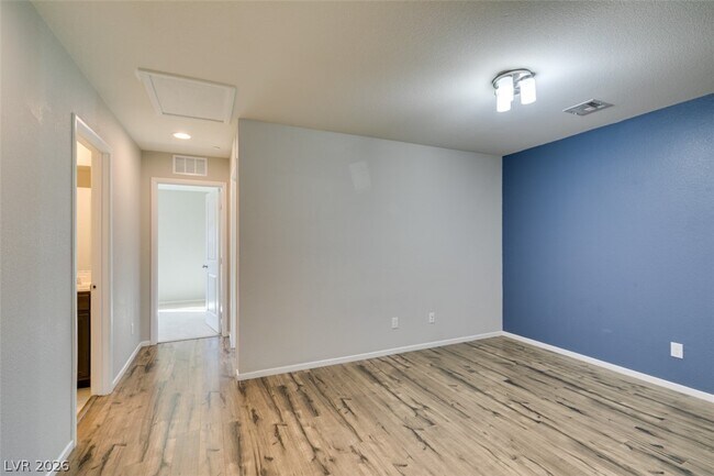 Building Photo - 3009 Camino Sereno Ave