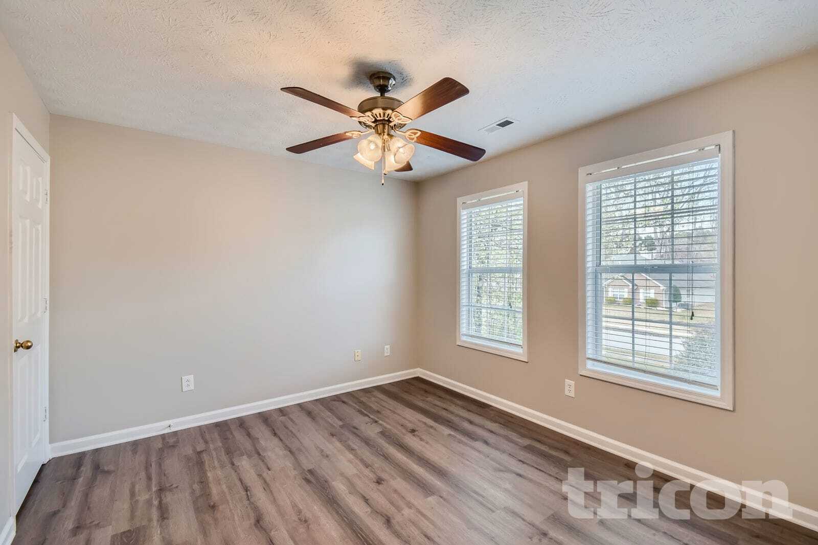 Building Photo - 407 Emerald Trce