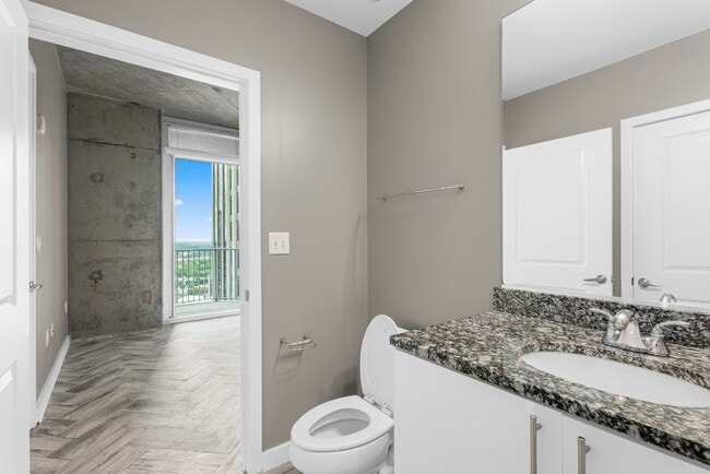 Building Photo - Uptown Condo with AMAZING VIEW!