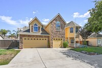 Building Photo - Home For Rent