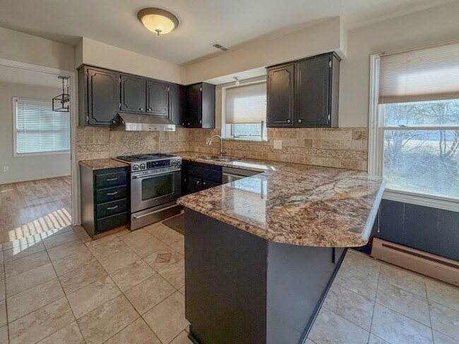 Building Photo - 2710 Pendleton Dr