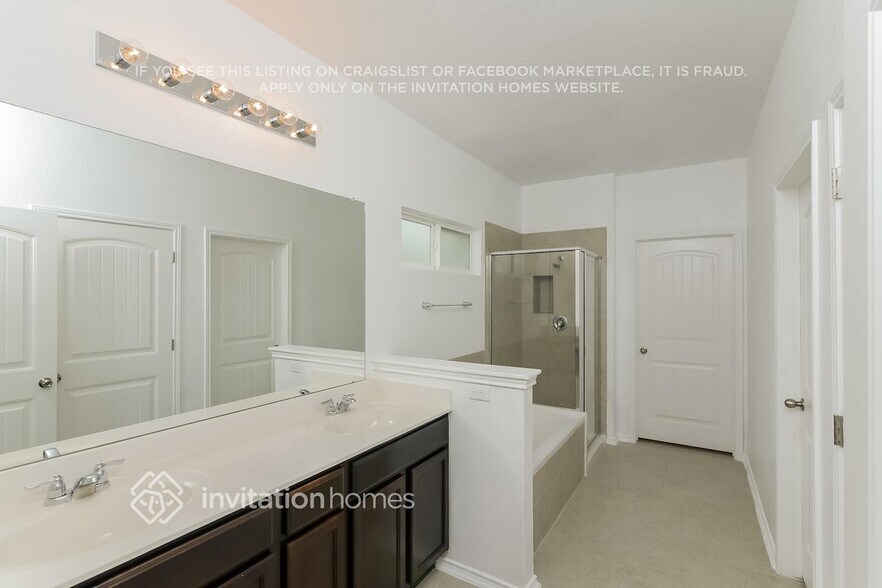 Building Photo - 13815 Murphy Haven