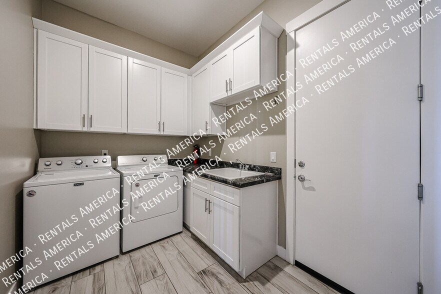 Building Photo - 31121 N 136th Wy