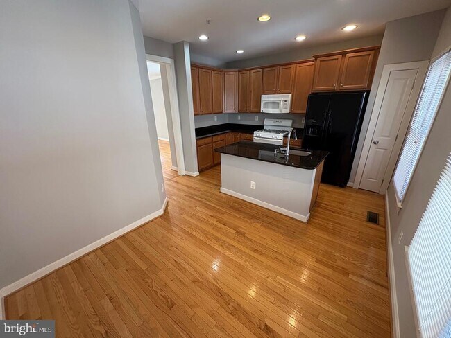 Building Photo - 2324 Cobble Hill Terrace