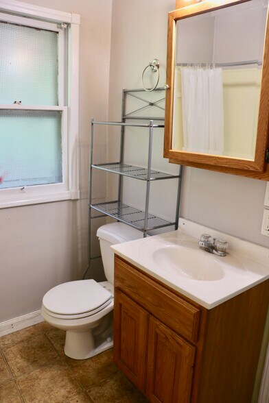 Main Level Bathroom - 331 Center St