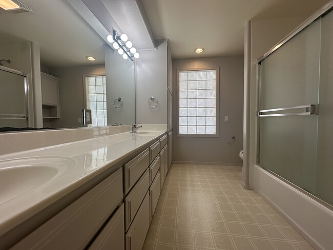 Building Photo - 3226 Chandler Egan Dr