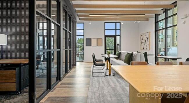 Building Photo - 2314 Berryhill Rd