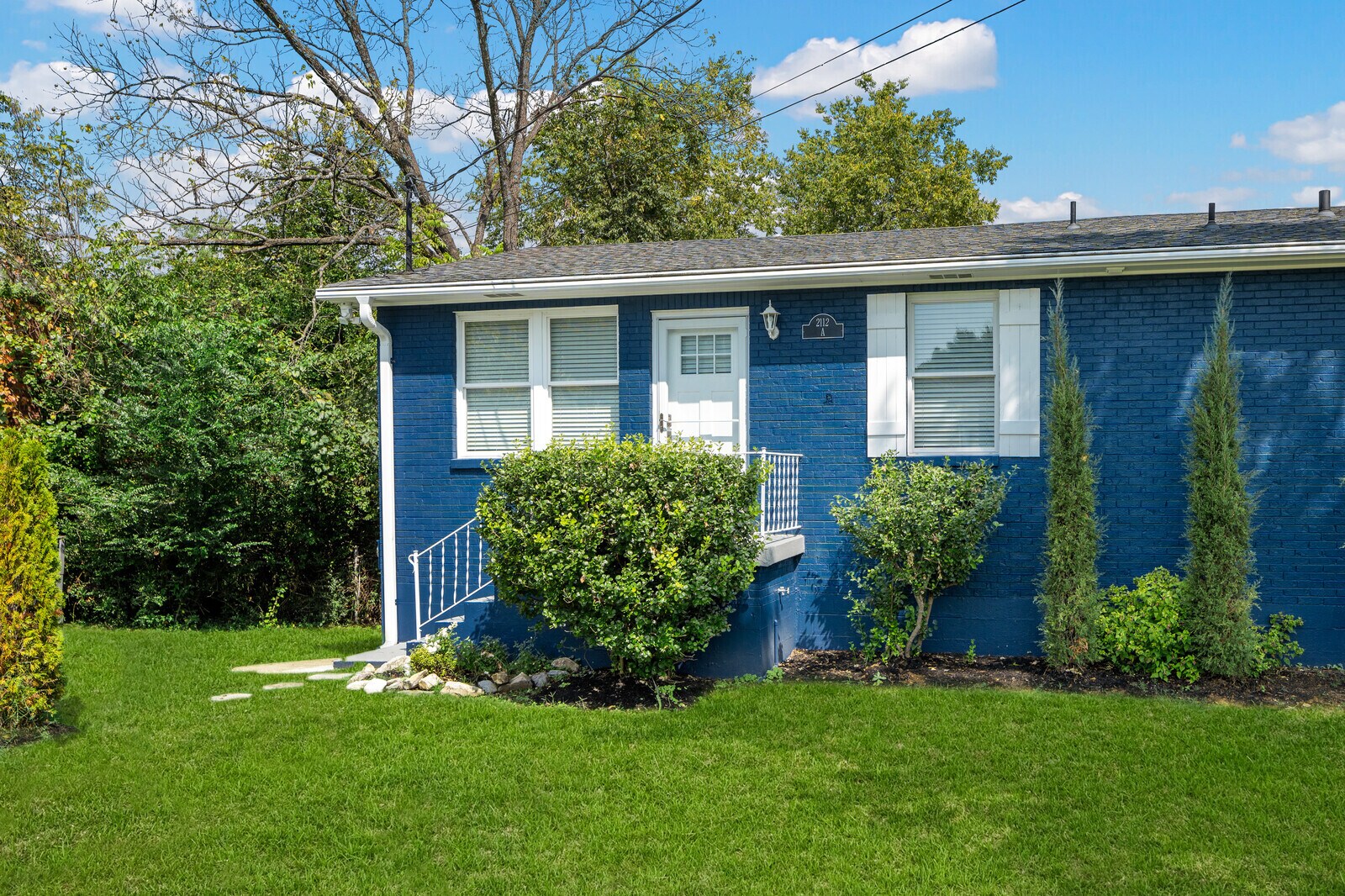 Building Photo - 2112 Sanborn Dr