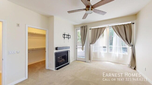 Building Photo - 4557 Haskell Ave