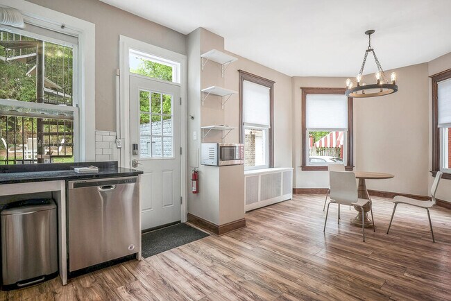 Main Level - Kitchen / Dining Room - 451 Park Rd NW