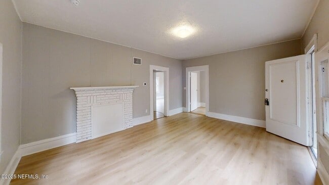 Building Photo - 1412 Ingleside Ave