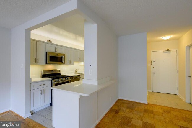 Building Photo - 4515 Willard Ave