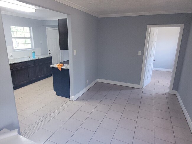 Building Photo - 3026 Sunbeam St