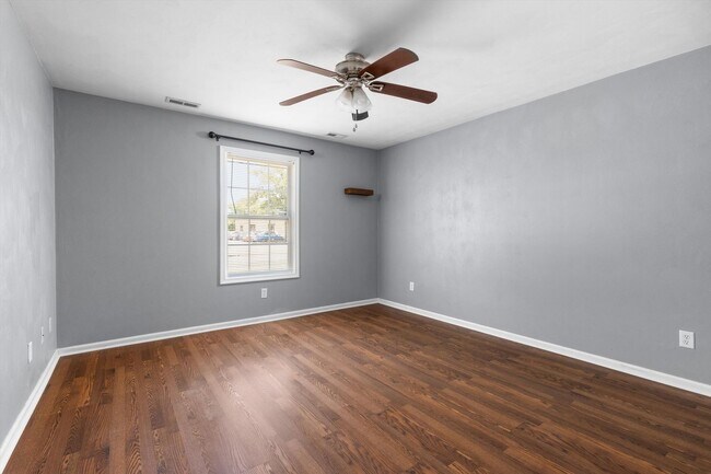 Building Photo - Stylish 3BR/2BA Single-Level Living in Nor...