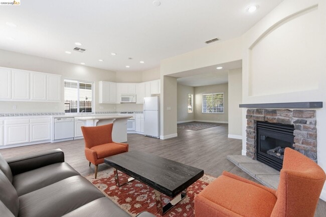 Building Photo - 1067 Somersby Way