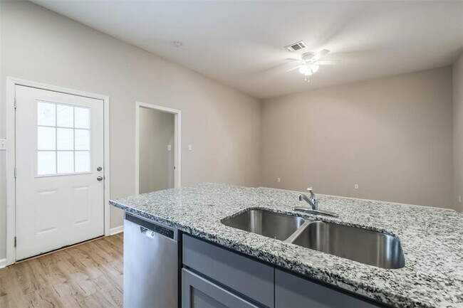 Building Photo - 3207 Avenue O