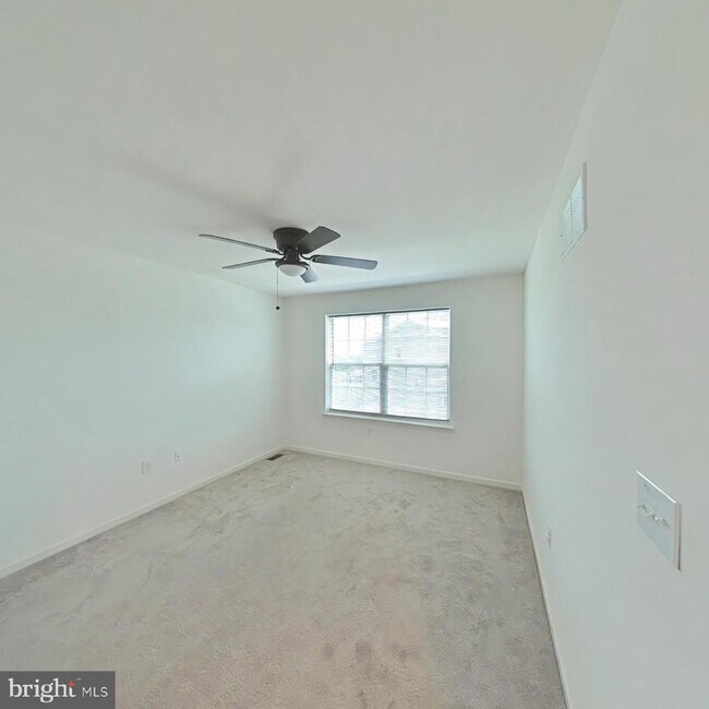 Building Photo - 1445 Carrick Ct