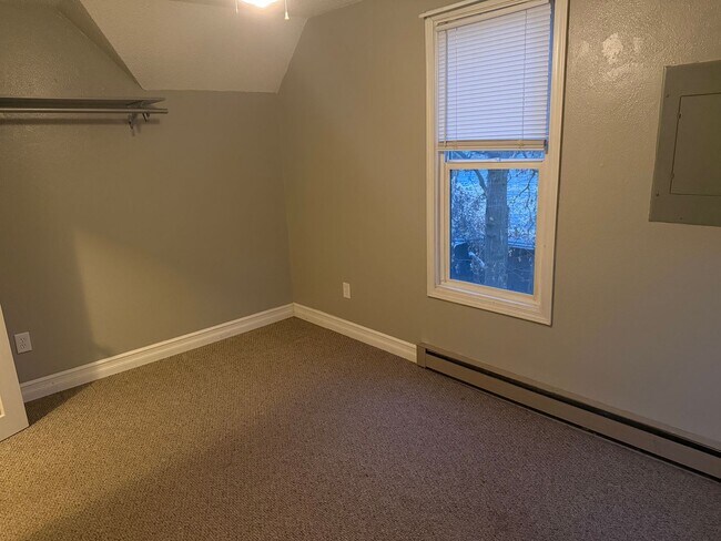 Building Photo - 2211 W Broadway Ave