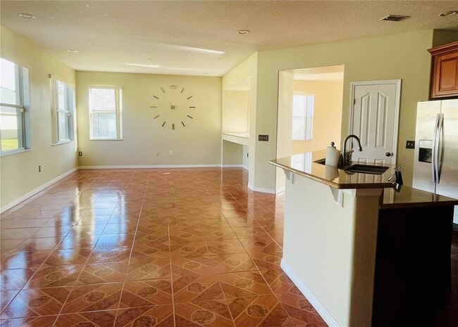 Building Photo - 603 Alfani St