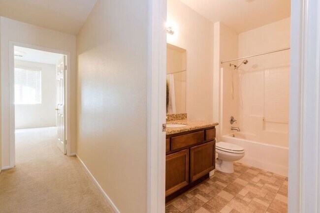 Building Photo - 4 Bed Home for Rent Palmdale CA 93551
