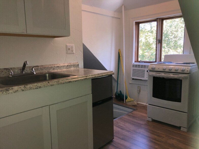 Building Photo - 23 Purchase St