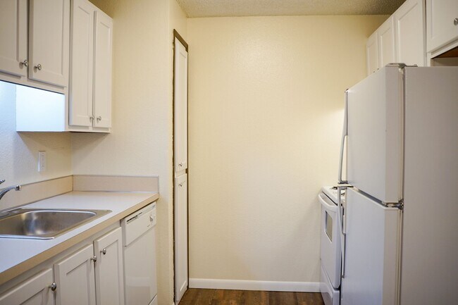 Building Photo - Spacious 1-Bed Surrounded by Tall Trees & Just Blocks from Popular Multnomah Village!