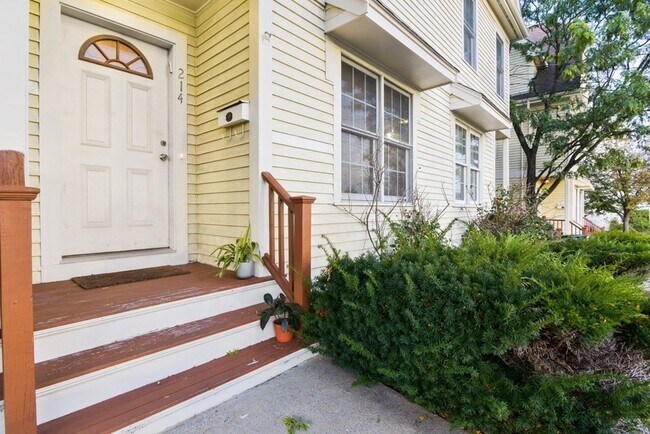 Building Photo - 214 Parker Hill Ave