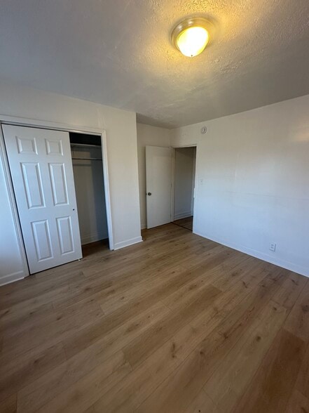 Building Photo - 636 Ridge Ave