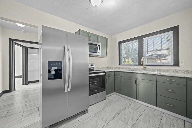 Building Photo - 2923 Rosselle St