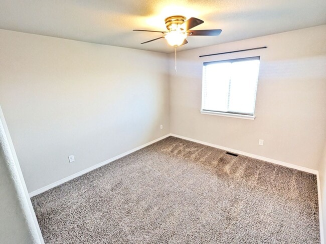 Building Photo - Stunning Modern Home with SHORT TERM LEASE and Breathtaking Mountain Views