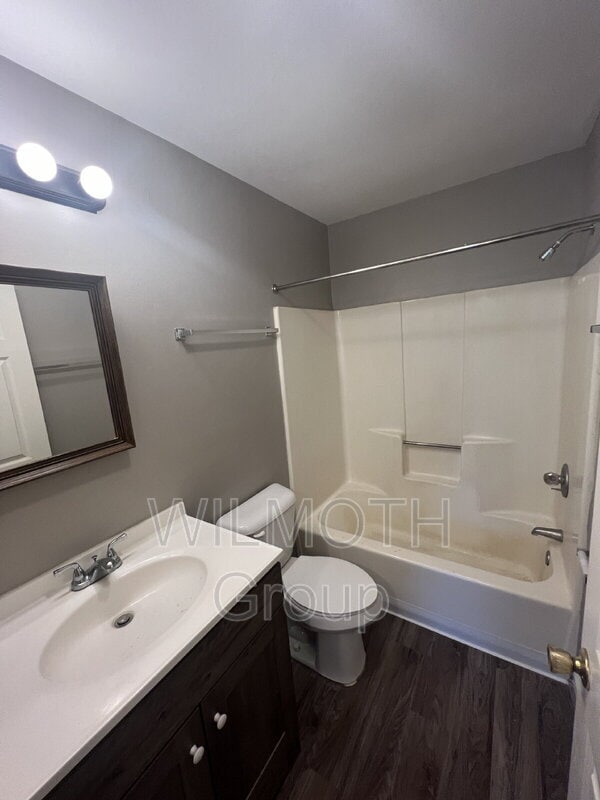 Building Photo - 1320 Millerwood Dr