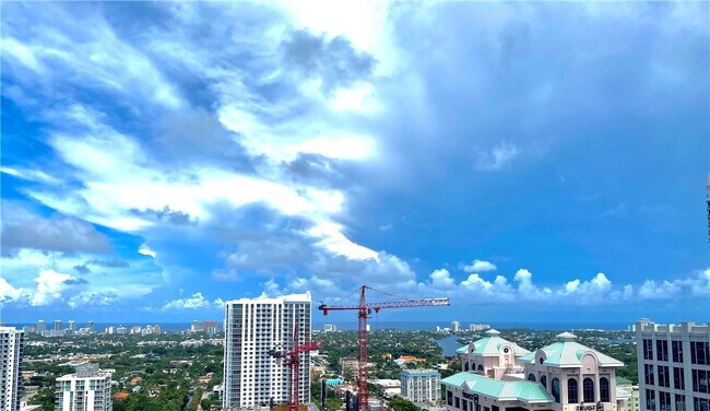 Building Photo - 350 SE 2nd St