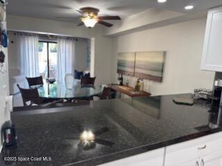 Building Photo - 3245 Beach View Way