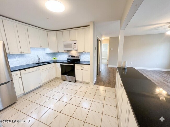 Building Photo - 115 Amberly Dr