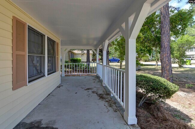 Building Photo - 220 N Donar Dr