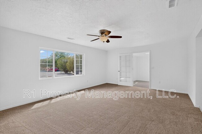 Building Photo - 823 San Lorenzo Ave NW